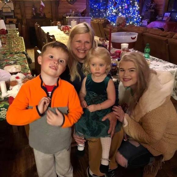 Meet your Posher, Debbie - Picture 1 of 1